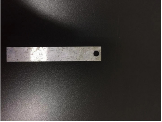 After using the chemical agent for just over a month, corrosion spots are already clearly visible on the hanging piece